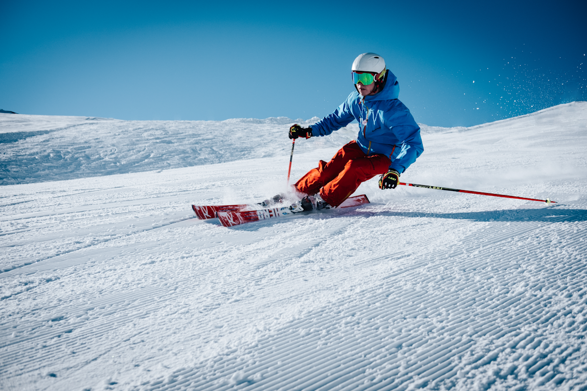 Skiing Japan powder